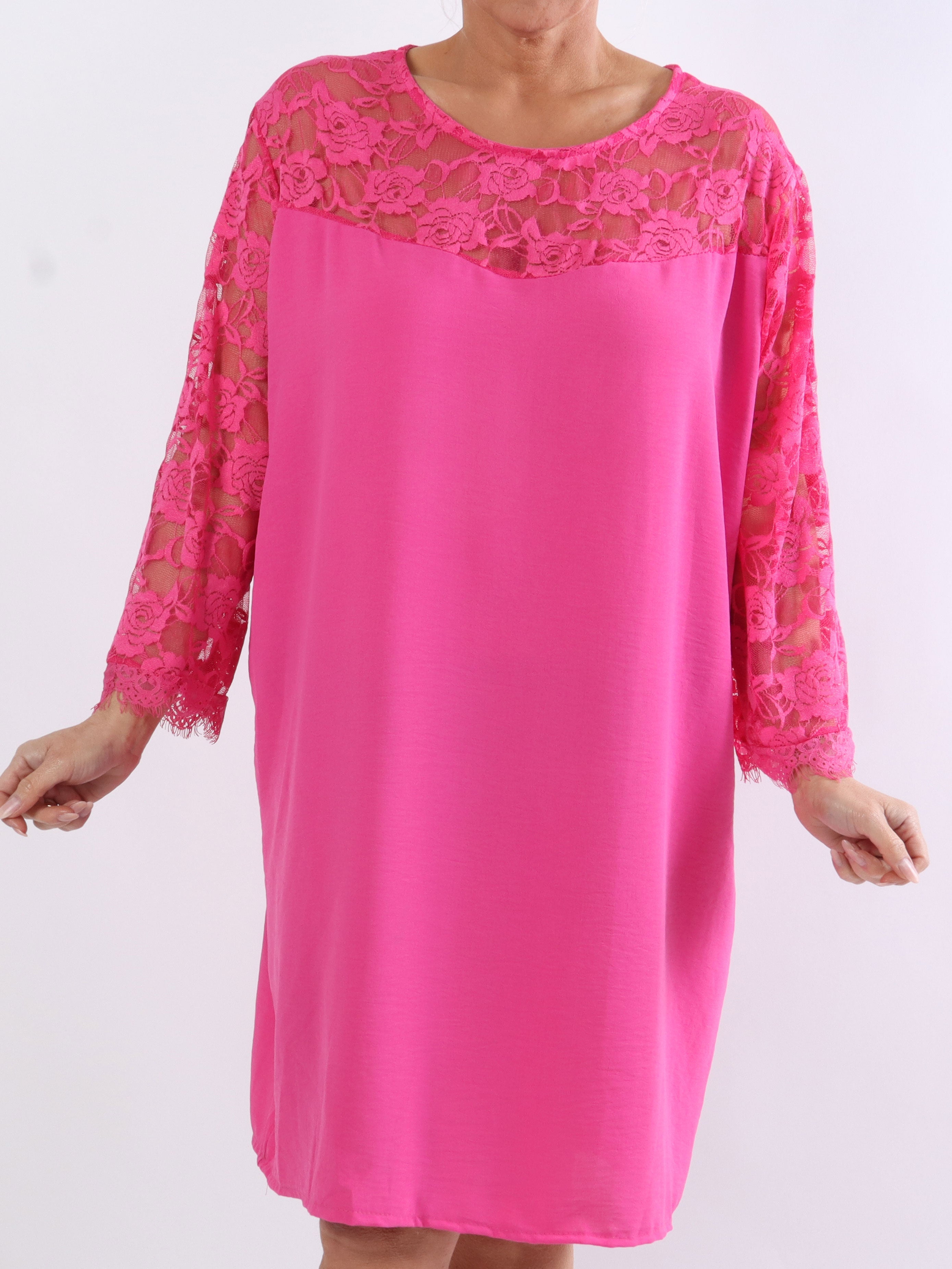 Nadine Dress - Söt spets i plus size-klänning med rosett